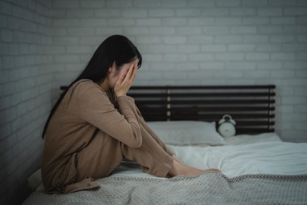 眠れない女性の写真