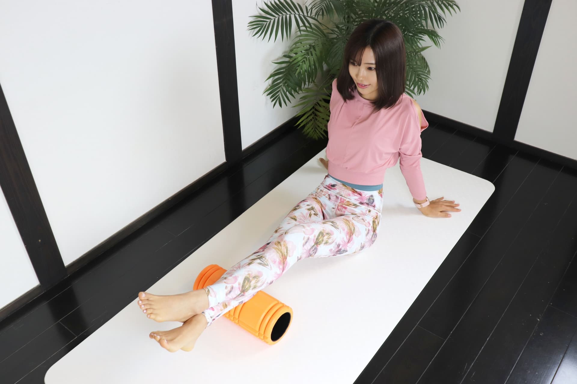 筋膜を整えて健康な身体を目指している女性