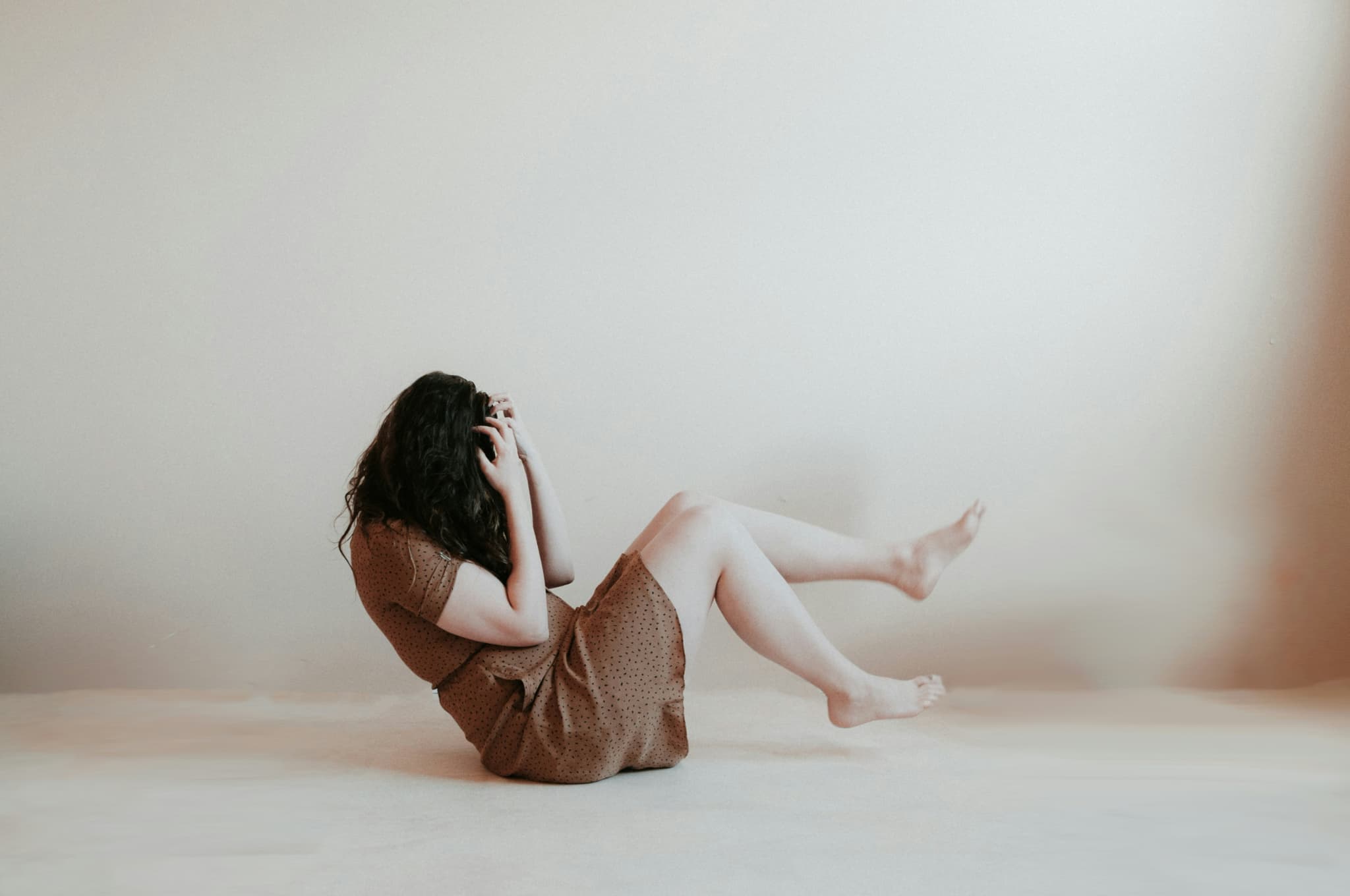 感情が内臓にきている女性、心と体がとても不安定