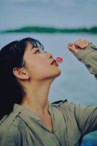 ささやかな日常の幸せに気づいた女性