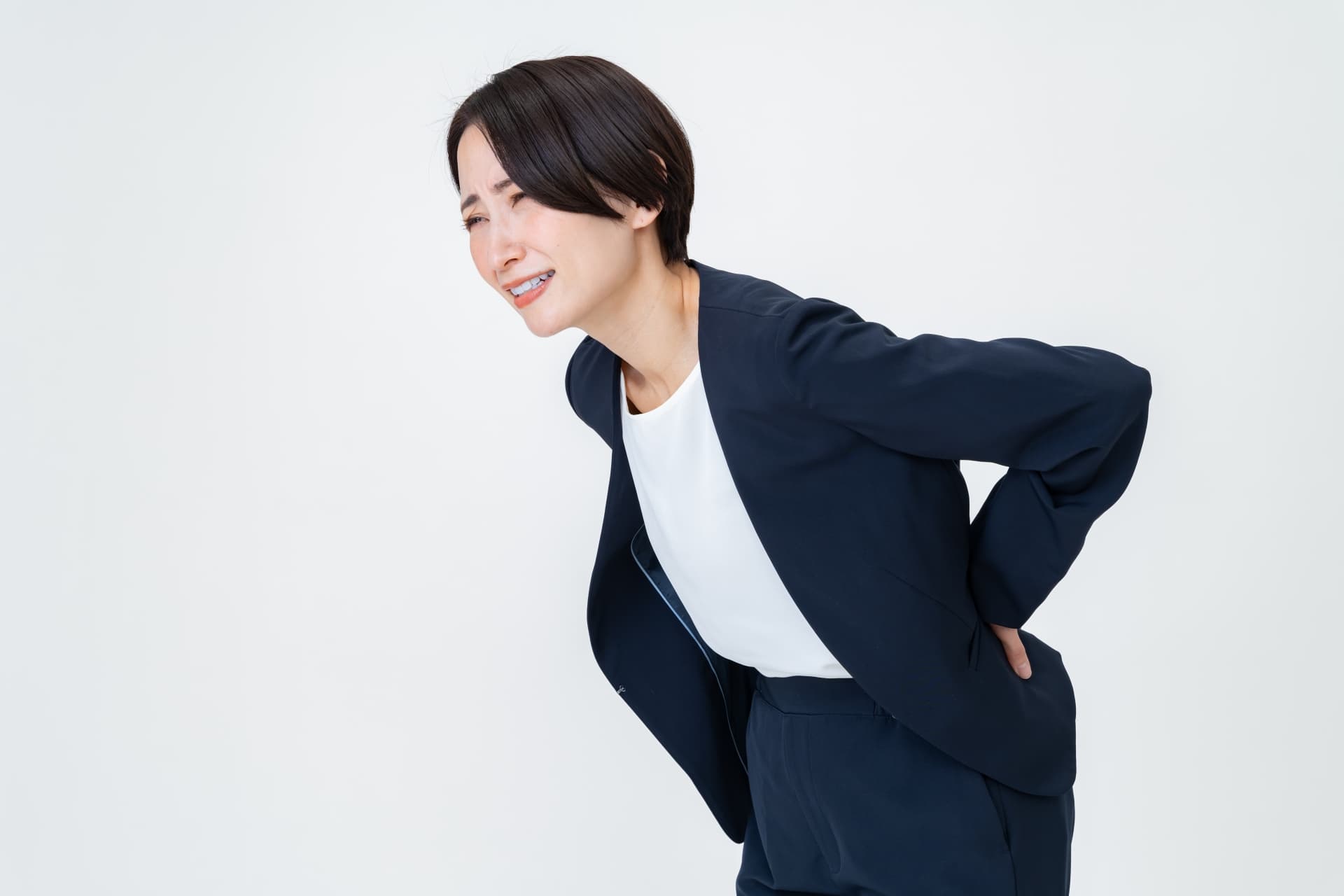 ぎっくり腰になってしまった女性