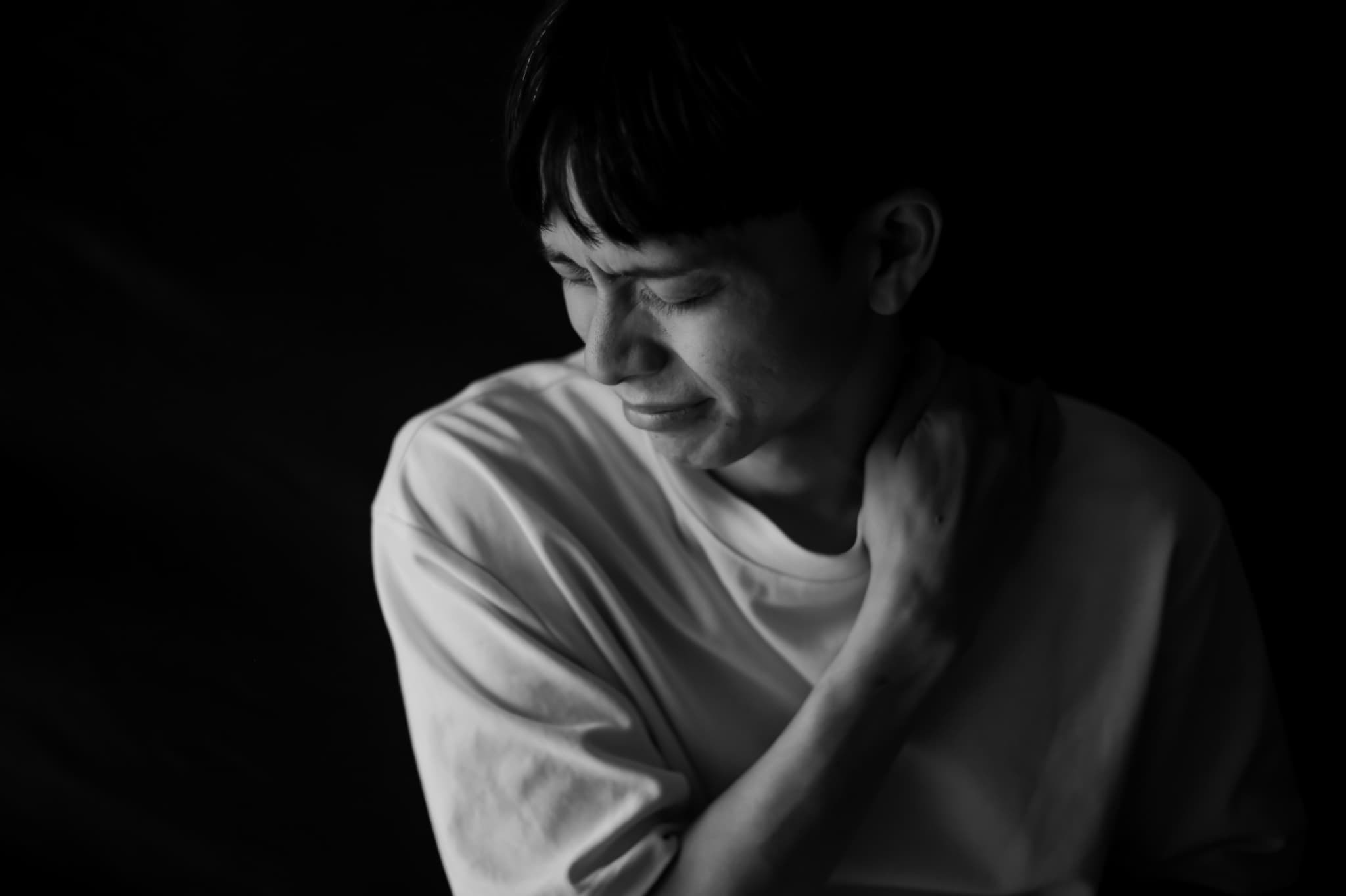 姿勢、呼吸、そして慢性的なストレスの「隠れた連鎖反応」