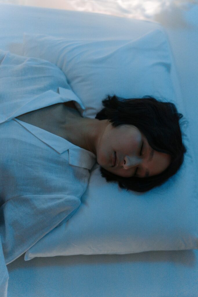 自律神経と抑圧|“感じないふり”が、体を疲れさせていた 1 睡眠の質は“背骨の柔軟性”で決まる