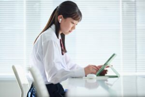 思春期の不調、見えない体のつながり