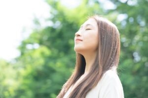 「身体化された感情」の真実：浅い呼吸が自律神経と内臓機能を乱すメカニズム