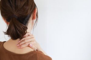 ぶり返す首こり、その根本的な原因は？