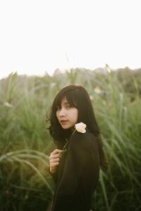 【感じる力が鈍る】疲れすぎた心は、世界の輪郭をぼやけさせる。